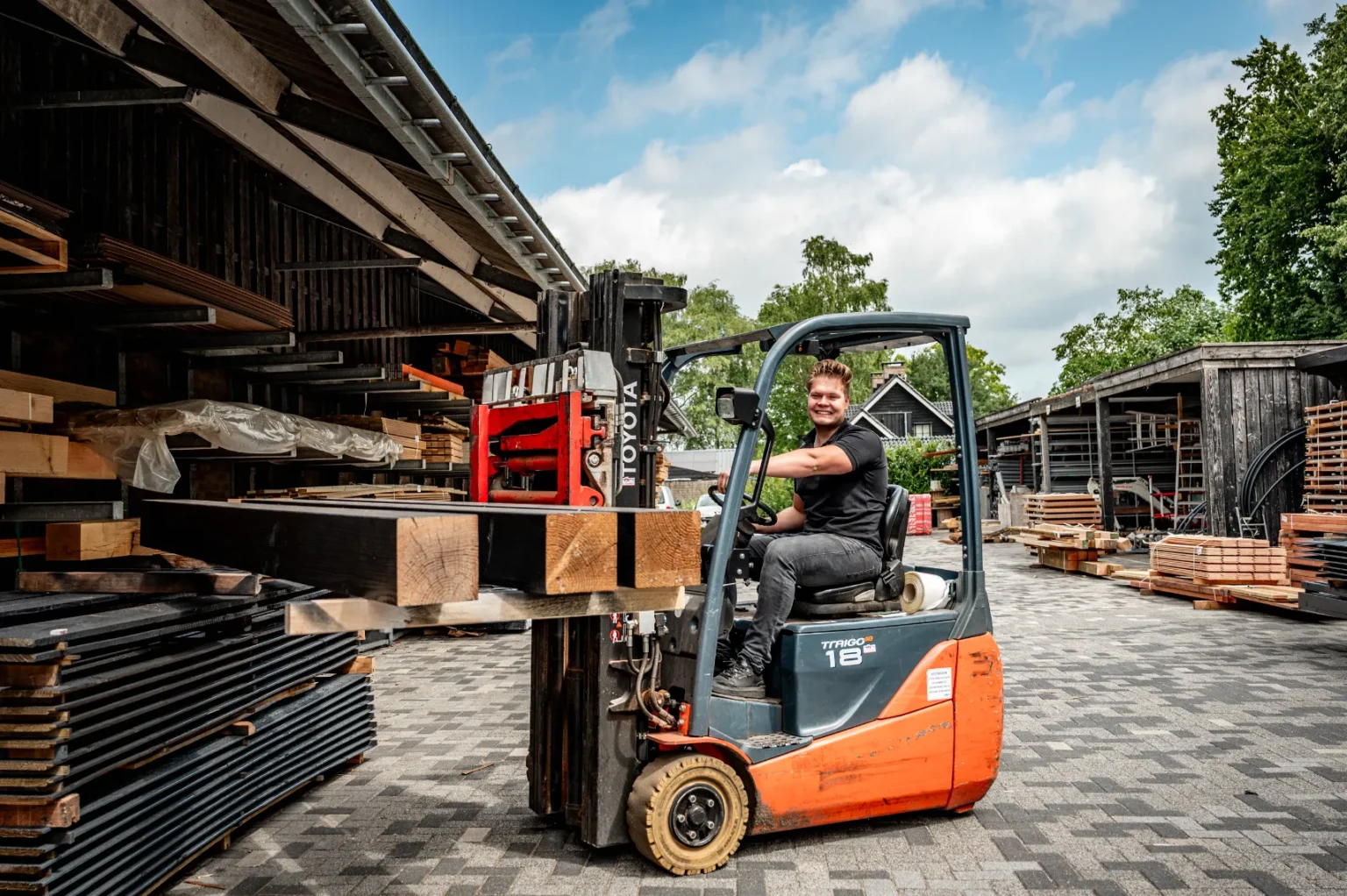 Aan het werk bij Brandola Houtbouw